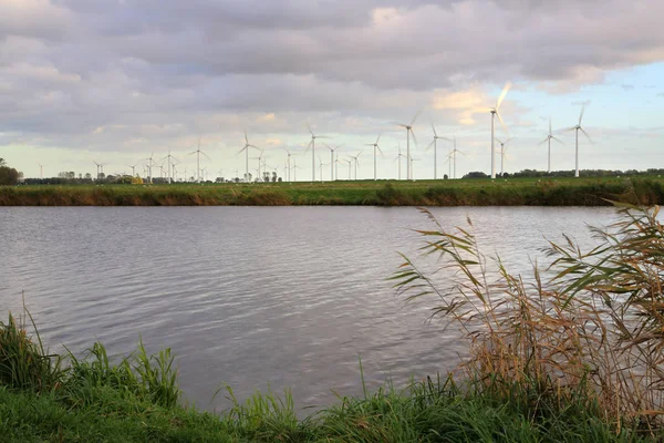 Windkraft Auf Dem Tiefpunkt — Stockfoto