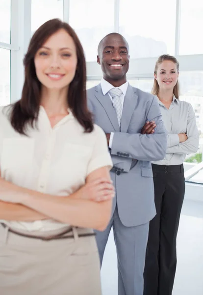 Three Colleagues Smiling Stand Each Other Arms Folded — Stock Photo, Image
