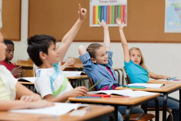 Side View Students Raising Hands — Stock Photo, Image