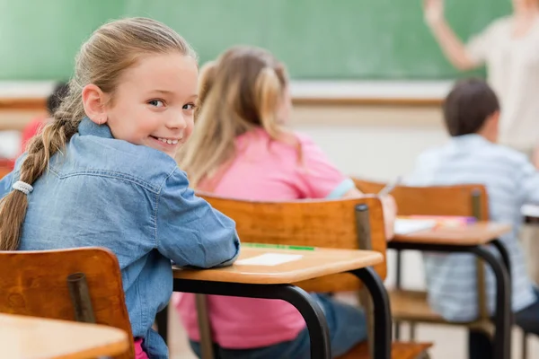 Primaire Student Draait Zich Klas — Stockfoto