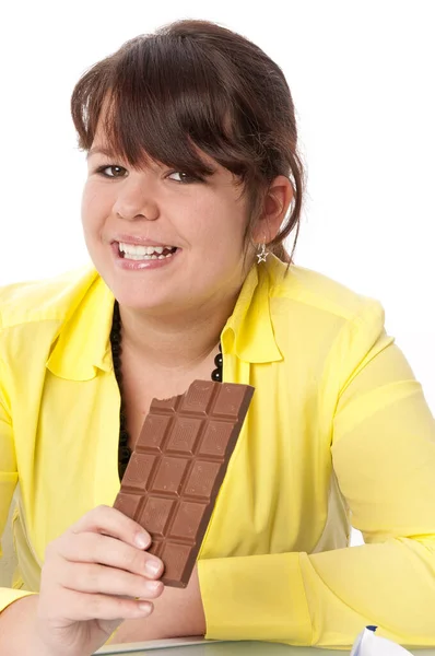 Preteen Ragazza Con Capelli Lunghi Camicetta Gialla Mangiato Con Divertimento — Foto Stock