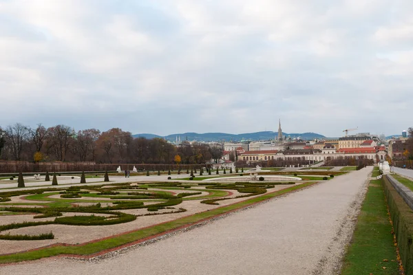ベルヴェデーレ宮殿の庭 — ストック写真