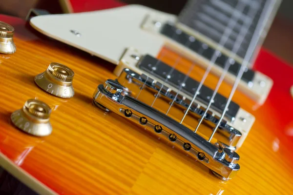 Close Uma Ponte Guitarra Com Botões Controle — Fotografia de Stock