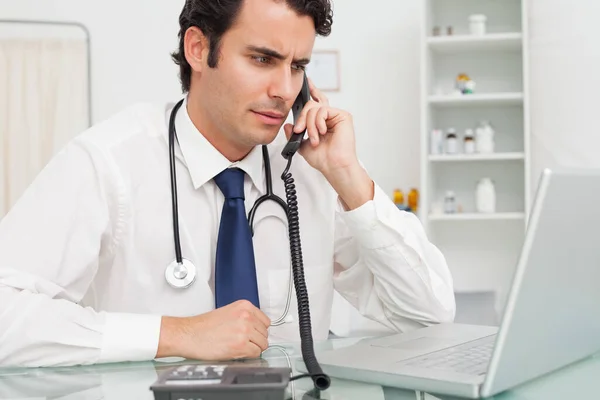 Doctor His Phone — Stock Photo, Image