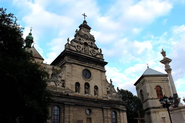 Hermosa Iglesia Bernardina Lviv Ucrania — Foto de Stock