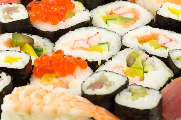 Sushi Japońskie Danie Ryżem Różnymi Składnikami — Zdjęcie stockowe