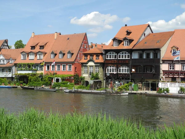 Ulm, paisaje urbano, Alemania. Casas de época en el casco antiguo de Ulm .:  fotografía de stock © scaliger #318421714 | Depositphotos