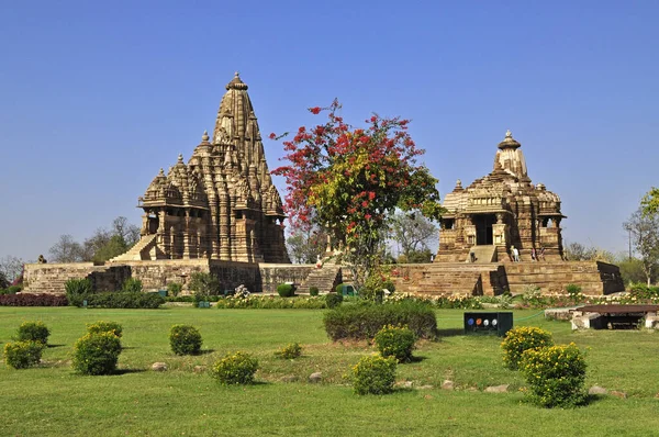 Храм Деви Джагадамби Слева Храм Читрагупта Западные Храмы Кхаджурахо Мадхья — стоковое фото