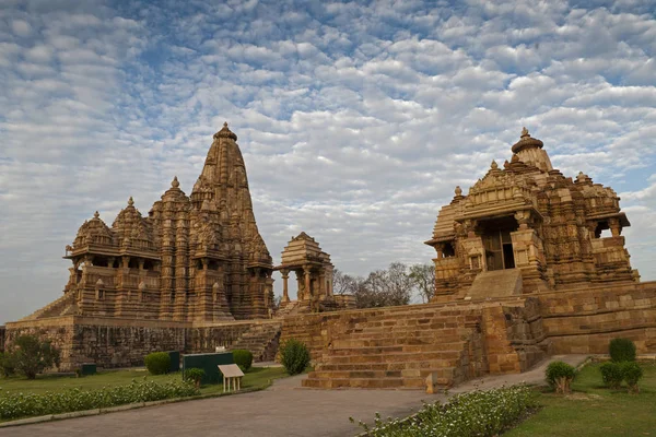 Templo Kandariya Mahadeva Dedicado Shiva Lado Izquierdo Templo Debi Jagdambi — Foto de Stock