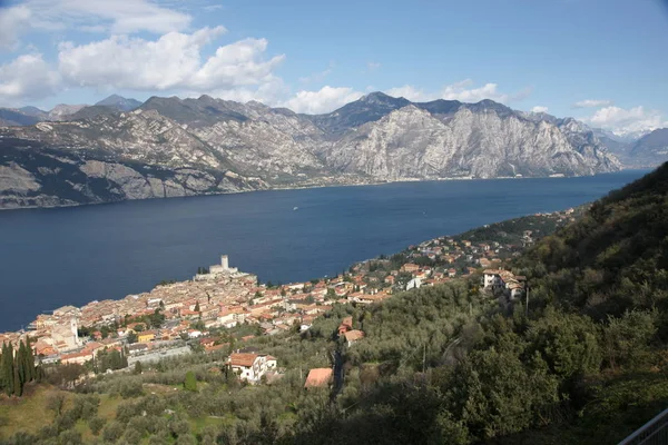 Met Uitzicht Malcesine Westelijke Oever Met Limone Sul Garda — Stockfoto