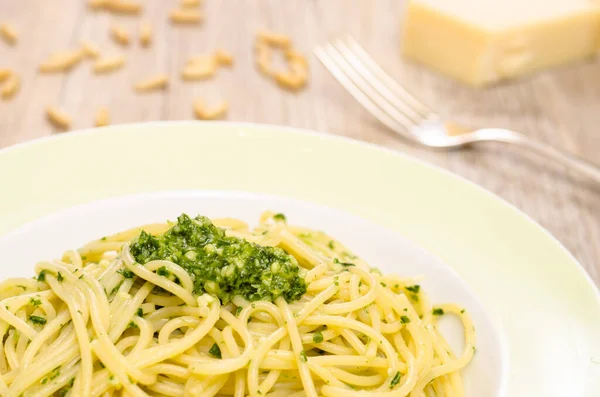 Spaghetti Green Pesto Plate — ストック写真