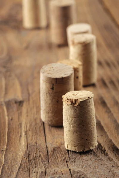 Kurken Een Houten Tafel Close — Stockfoto