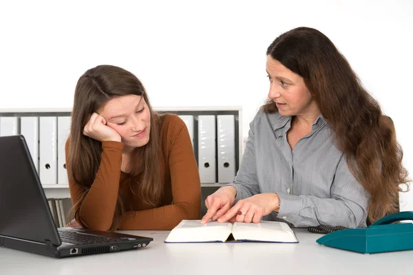 Dos Mujeres Trabajando — Foto de Stock