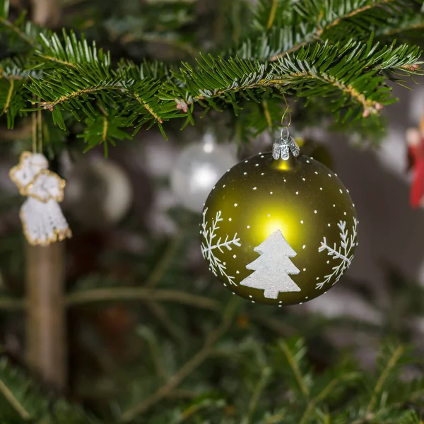 Bola Natal Árvore Natal — Fotografia de Stock