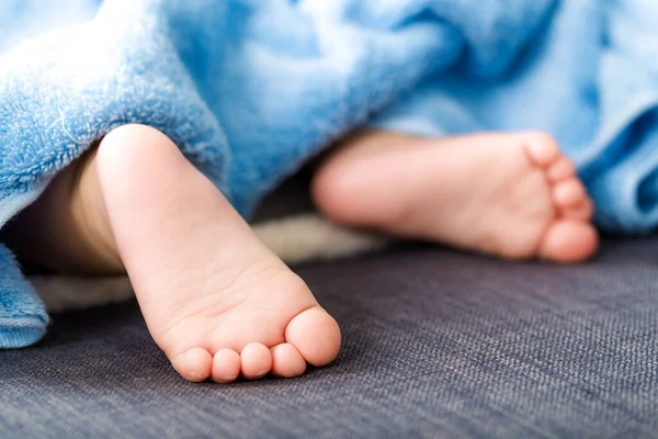 Μωρό Πόδια Πετσέτα — Φωτογραφία Αρχείου