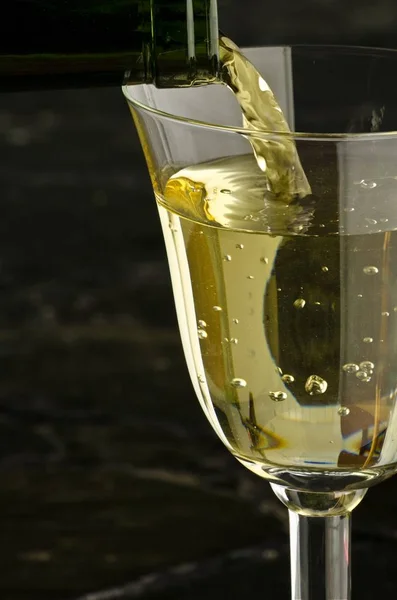 Glas Champagne Met Een Fles Wijn — Stockfoto