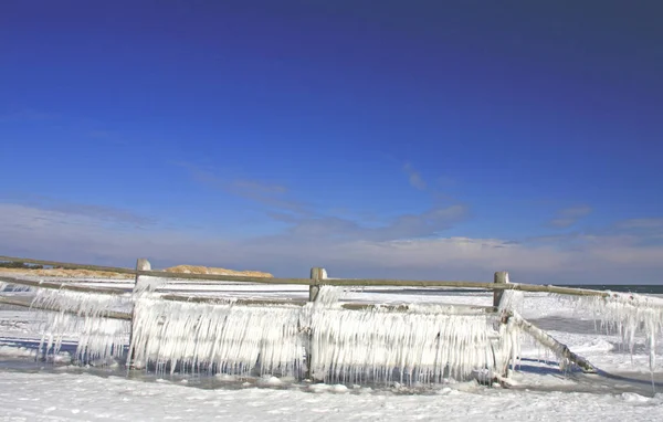 Eiszapfen Holzzaun Der Ostsee Nationalpark Vorpommersche Boddenlandschaft Darß Bei Prerow — Stockfoto