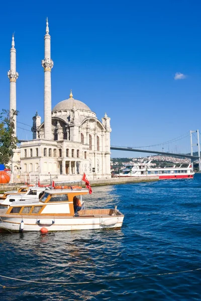 Ortakoy Mosque Bank Bosphorus Istanbul Turkey — Stock Photo, Image