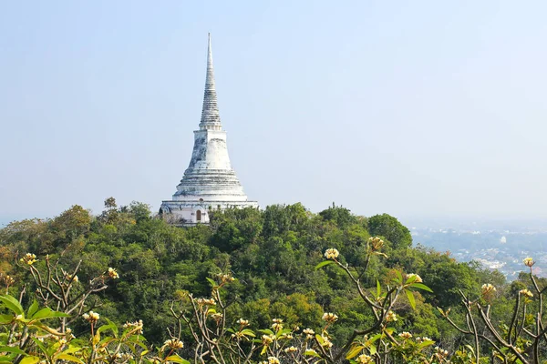 Pagoda Sulla Montagna Nel Tempio Phra Nakhon Khiri Khao Wang — Foto Stock