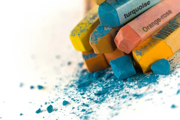 Farklı Renklerde Pastelkreidestuecke Bir Yığın Üzerinde Kullanılır — Stok fotoğraf