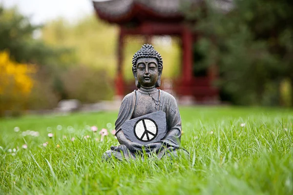 Άγαλμα Άγαλμα Του Βούδα Και Ειρήνη — Φωτογραφία Αρχείου