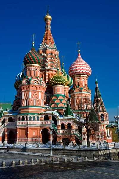 ロシアモスクワの赤の広場にある聖バジル大聖堂 — ストック写真