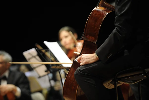Tocar Chello Durante Concerto Música Clássica — Fotografia de Stock