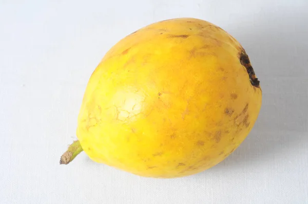 Guayaba Saludable Muy Madura Sobre Fondo Blanco — Foto de Stock