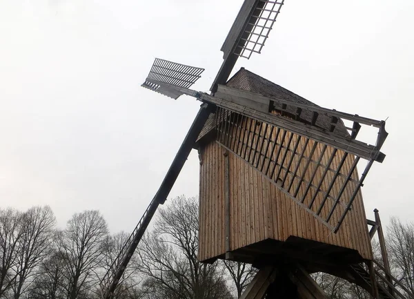 Schilderachtig Uitzicht Landschap Met Windmolengebouw — Stockfoto