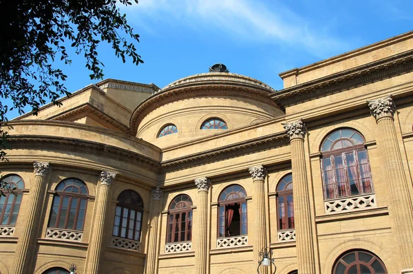 Teatromassivet Palermo — Stockfoto