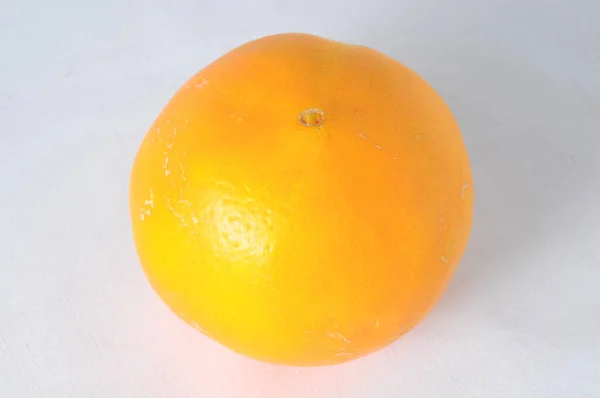 Sehr Reife Gesunde Orange Auf Weißem Hintergrund — Stockfoto