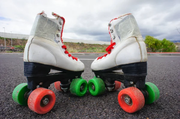 Oude Vintage Witte Skate Boot Het Asfalt Sterret — Stockfoto