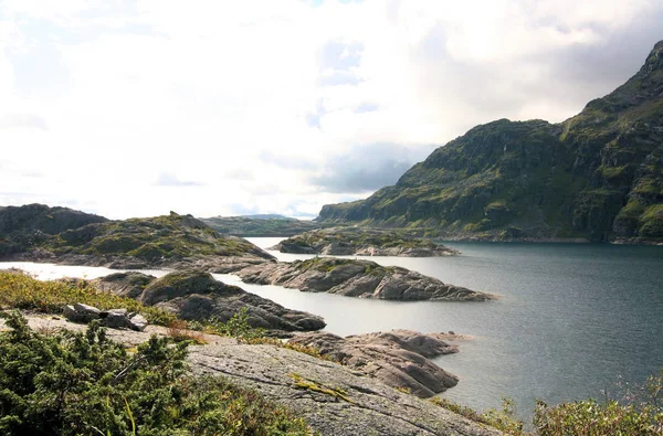노르웨이 해안의 협만을 포함하는 스칸디나비아 나라이다 — 스톡 사진