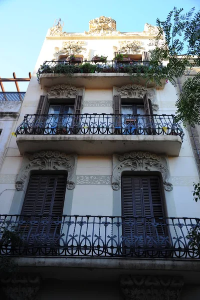 Барселона Красивый Фасад Старого Здания — стоковое фото
