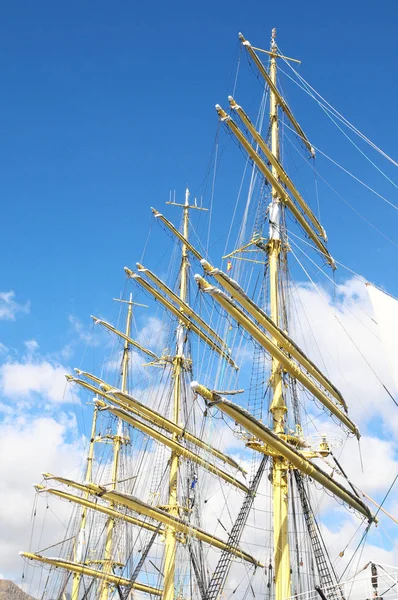 Crane Mastsna Vey Stora Segelfartyg — Stockfoto