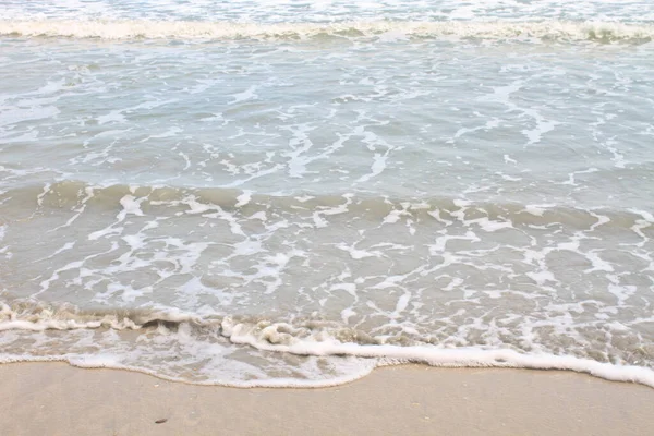 Onda Suave Mar Praia Arenosa — Fotografia de Stock