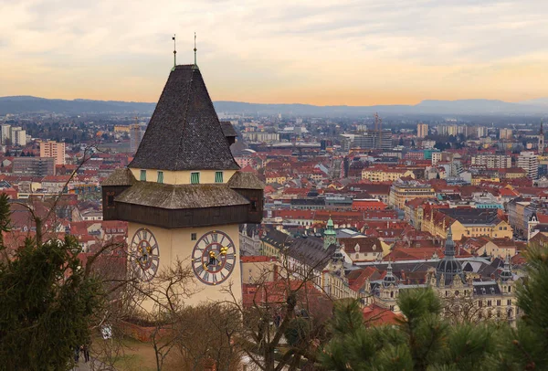 从Schlossberg到Graz的视图 — 图库照片