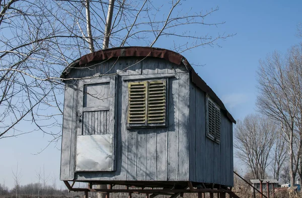 Stilt Bungalow Pescador Pilhas Ferro Dia Ensolarado Inverno — Fotografia de Stock