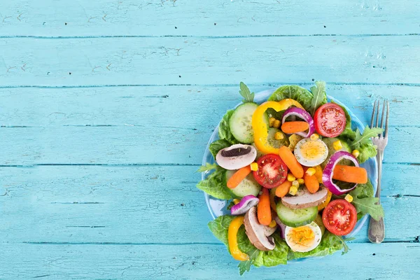 Fitness Salat Auf Rustikalem Holz — Stockfoto
