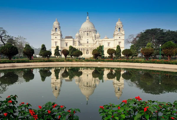 Victoria Memorial Calcuta India Reflexión Sobre Agua Monumento Histórico Arquitectura — Foto de Stock