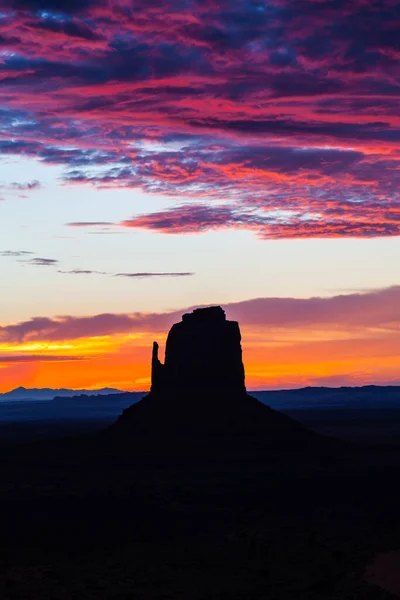 Monument Valley Abd Ikonik Görünümde Gündoğumu Sırasında Harika Renkler — Stok fotoğraf