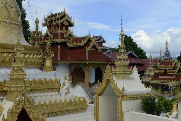 Wat Jong Kham Jong Klang Nad Jeziorem Nong Jong Kham — Zdjęcie stockowe