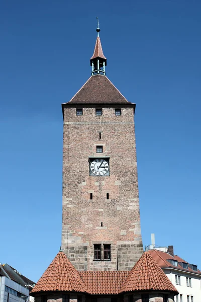 Nuremberg Deki Beyaz Kule — Stok fotoğraf