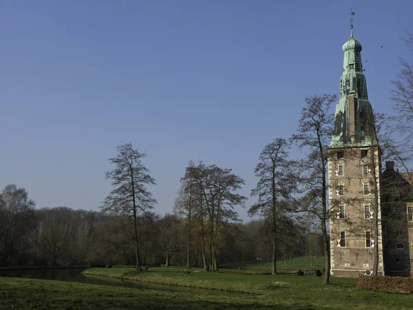 Malowniczy Widok Majestatycznej Średniowiecznej Architektury Zamku — Zdjęcie stockowe