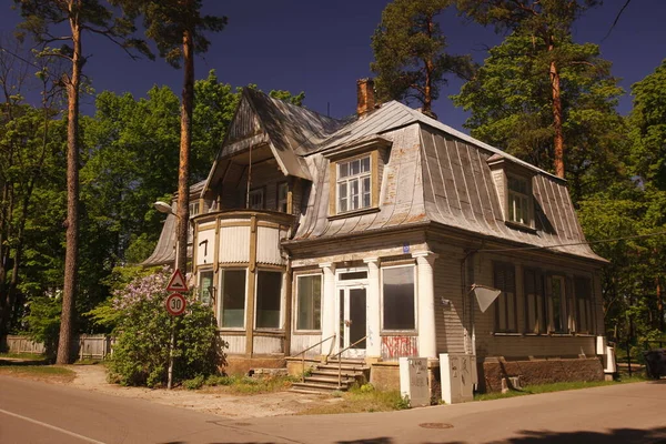 Europa Europa Oriental Baltikum Latvia Mar Baltico Jurmala Holzhaus Wald — Fotografia de Stock