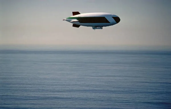 Αεροσκάφος Που Πετά Πάνω Από Τον Ειρηνικό Ωκεανό Στην Καλιφόρνια — Φωτογραφία Αρχείου