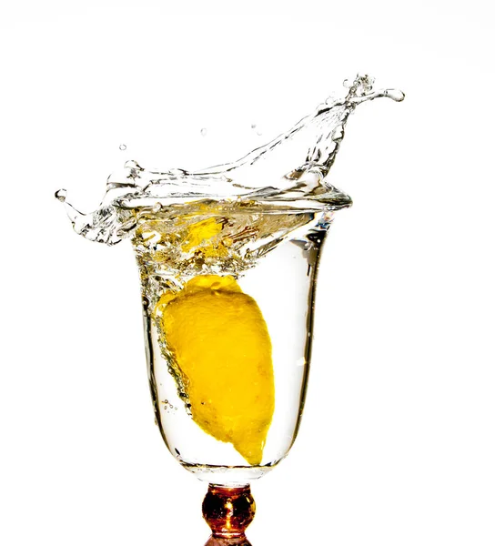 Splash Water Lemon Drink Too Much Forever Lemon Water Glass — стоковое фото