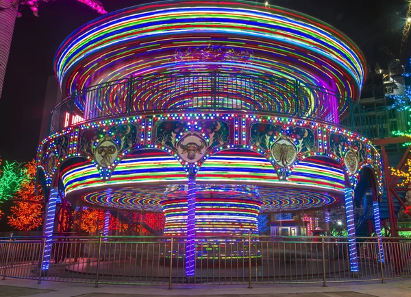 Parque Diversões Noite Roda Gigante Montanha Russa Movimento — Fotografia de Stock