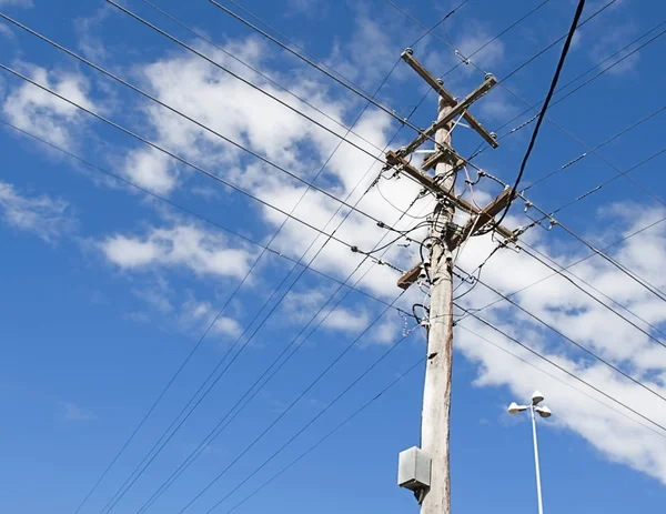 Rete Elettrica Australiana Con Palo Elettrico Linee Elettriche Contro Cielo — Foto Stock