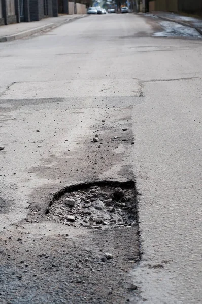 Strzał Bardzo Duży Pothole Drodze — Zdjęcie stockowe